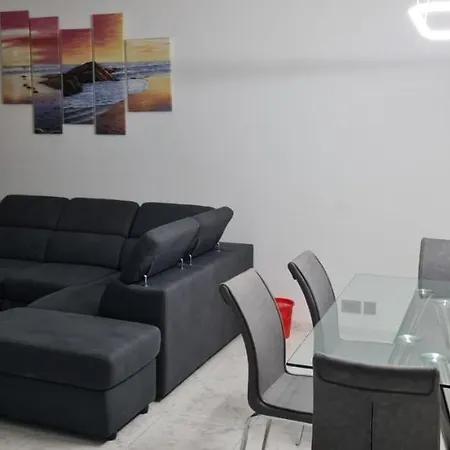 アパート Nice 3 Bedrooms Flat At Saint Paul Bay セント・ポールズ・ベイ